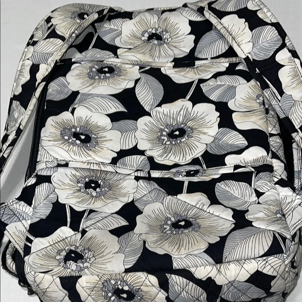 Vera Bradley Black and Cream Laptop Bag with Chic Design